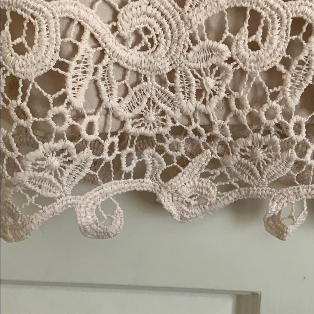 Adiva Beautiful Cream Colored Crocheted Lace Top - Picture 3 of 8